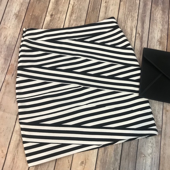 Express Striped Mini Skirt - Picture 3 of 5